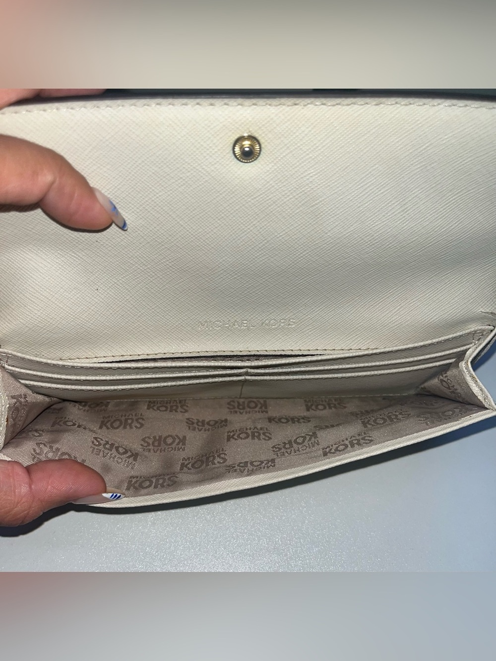 Michael Kors Off White Saffiano Leather Wallet - Picture 5 of 10